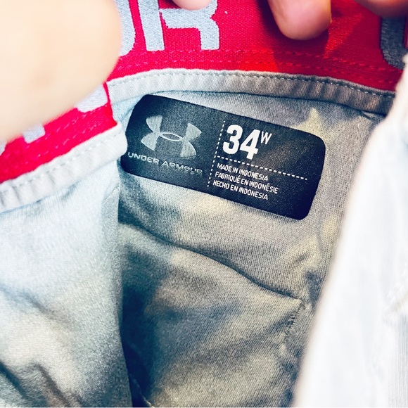 Under Armour men’s size 34 khaki stretch chino shorts - Picture 3 of 3